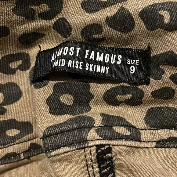 Almost Famous Mid rise stretch skinny leopard print cotton spandex denim… - Picture 8 of 9